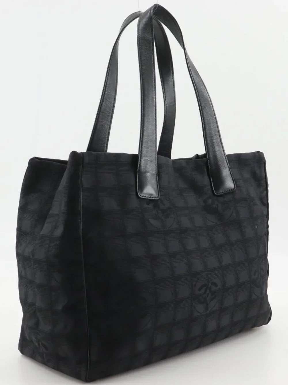 CHANEL New Travel Line Tote MM Tote Bag A15991 black Nylon canvas Women - Picture 15 of 16